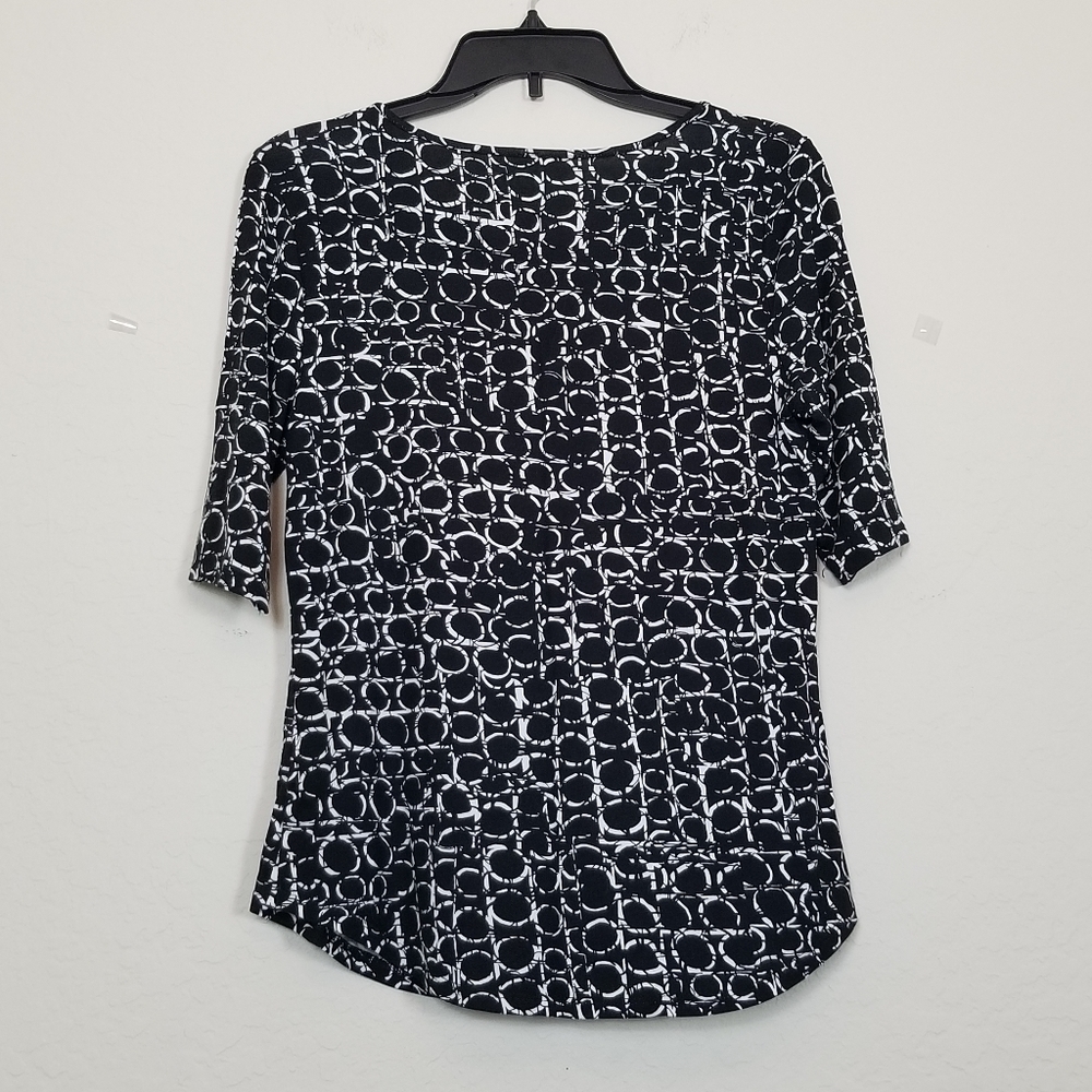 Apt 9 Geo Print 3/4 sleeve top - Picture 2 of 3